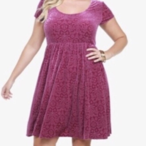 torrid Dresses & Skirts - torrid Purple Lace-Textured Midi Dress